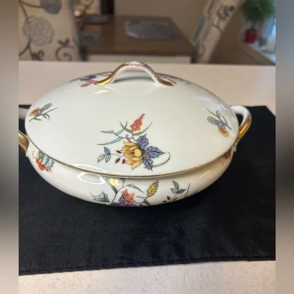 Vintage Royal Schwarzburg Tanglewood Covered Vegetable Dish - Picture 3 of 8